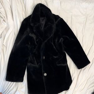 SUPER SOFT BEAUTIFUL BLACK FAUX FUR JACKET